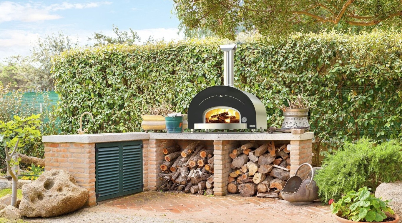 Custom natural stone masonry and outdoor kitchens in Rochester, MN